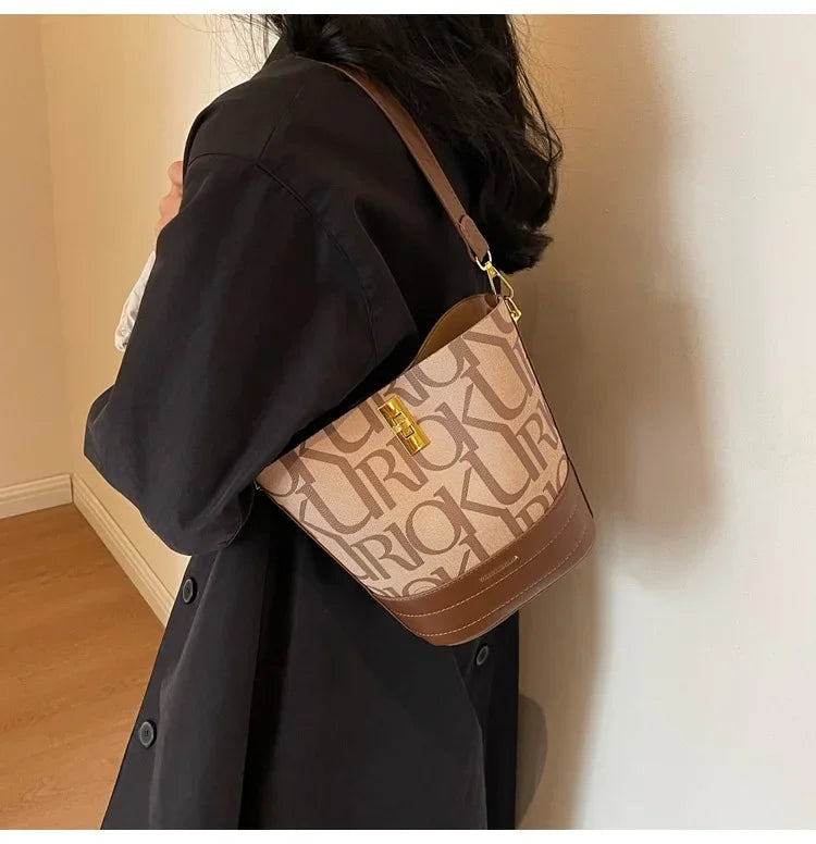 New Collection 2024-2025 Fashionable Retro Bucket Bag New High-capacity Printed Single Shoulder Crossbody Bag High-quality Designer Handbag for Women FREE SHIPPING