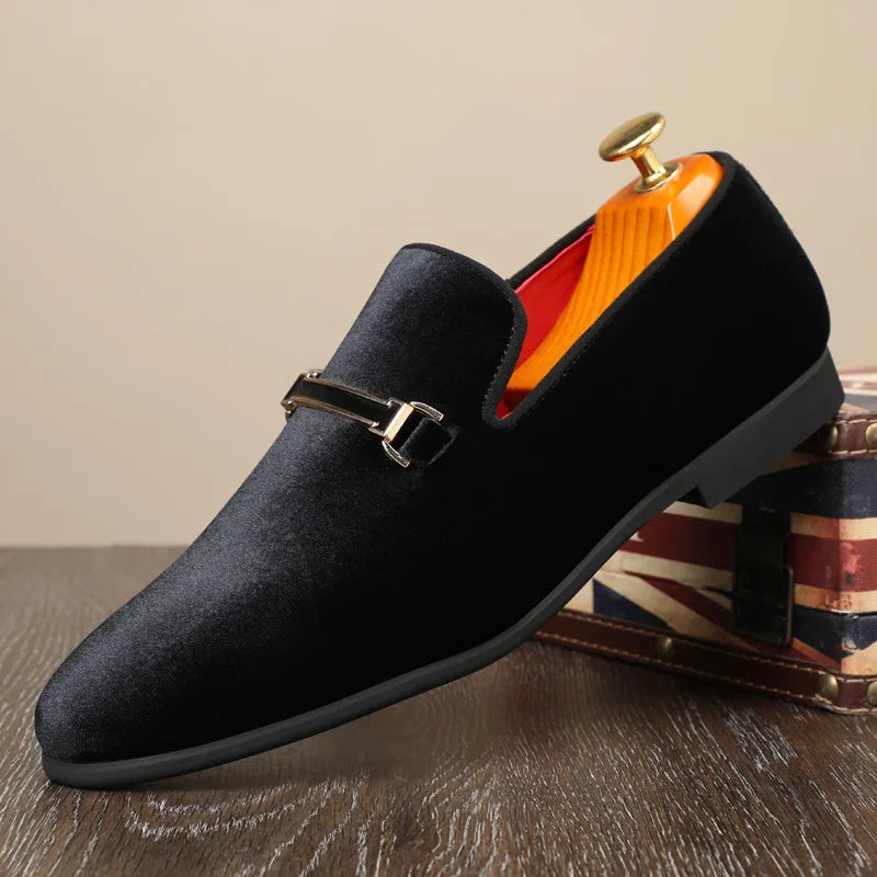 TINTINOS 2024 New Luxury Designer Fashion Pointed Black Blue Red Velvet Shoes Men Casual Loafers Formal Dress Footwear Sapatos Tenis Masculino