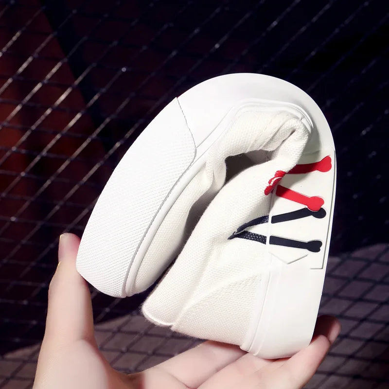 2025 New Canvas Shoes Men Summer Classic Loafers Men Casual Shoes Breathable Lazy Walking Flat Men Shoes Sneakers Plus Size 47