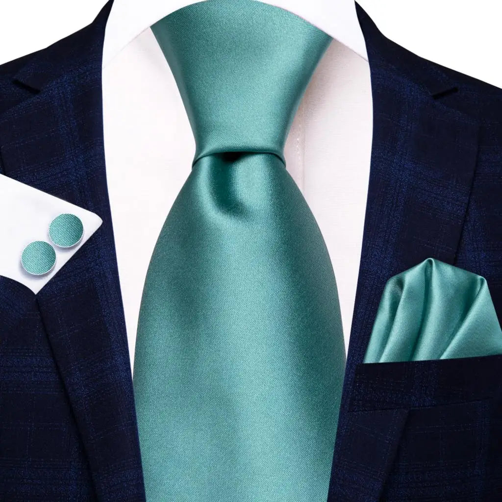 Brand New 2025 Hi-Tie Light Blue Striped Novelty Silk Wedding Tie For Men Handky Cufflinks Nicktie Set Fashion Design Business Party