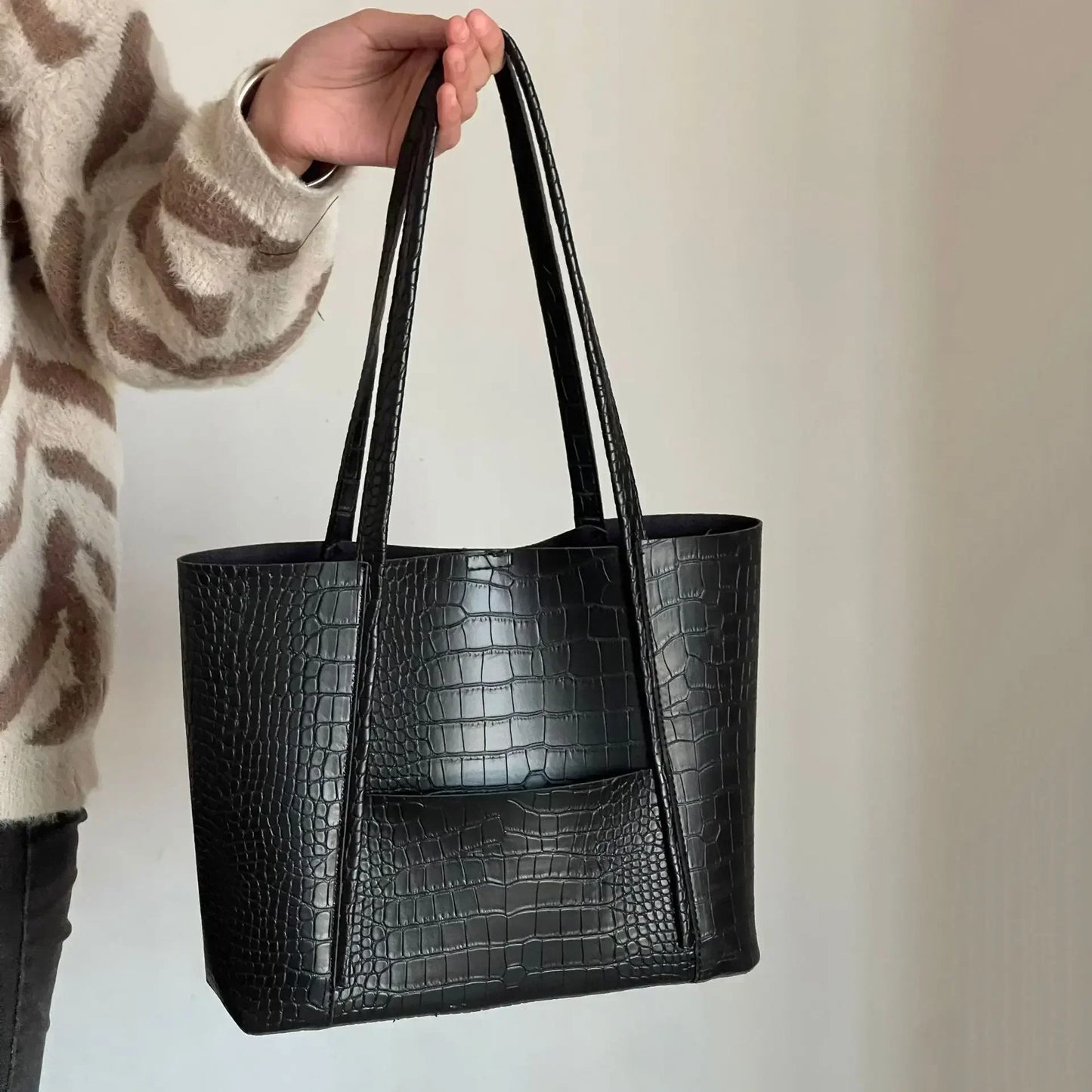 AMAZONY 2024 New Bucket Bag Fashionable and Versatile Large Capacity Simple Bucket Casual Shoulder Tote Bag Designer Bag