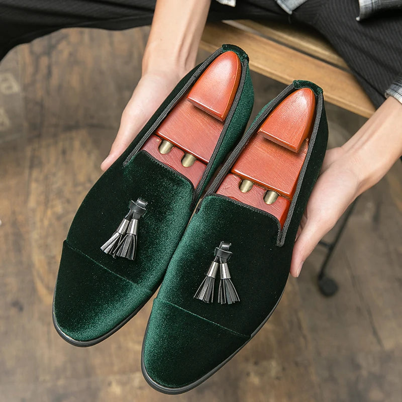 TINTINOS NEW 2024 Luxury Brand Suede Green Loafers Men Slip-on Tassel Soft Leather Wedding Shoes Flats Men Shoes Casual Shoes Nubuck Leather Shoes