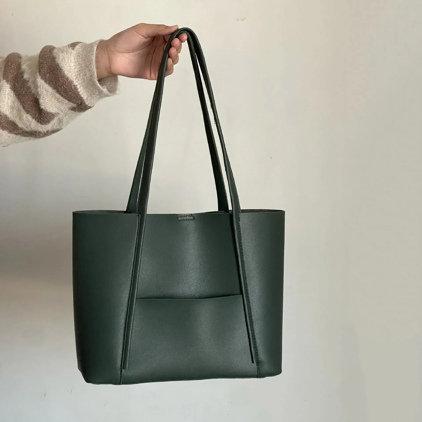 AMAZONY 2024 New Bucket Bag Fashionable and Versatile Large Capacity Simple Bucket Casual Shoulder Tote Bag Designer Bag