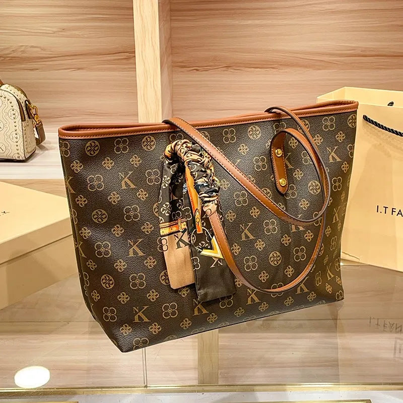 Brand Women's Handbag 2024- 2025 New Autumn/Winter Fashion Large Capacity Designer Shoulder Bag Retro Luxury Handheld Crossbody Mother FREE SHIPPING