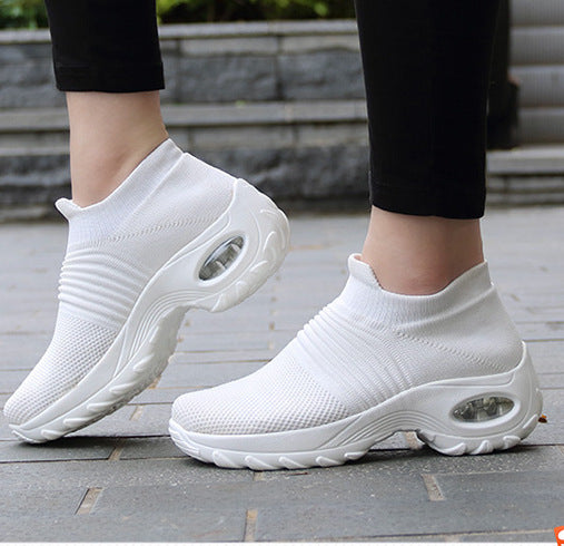 Brand New 2025 Dancing Soft Bottom Flying Woven Rocking Shoes