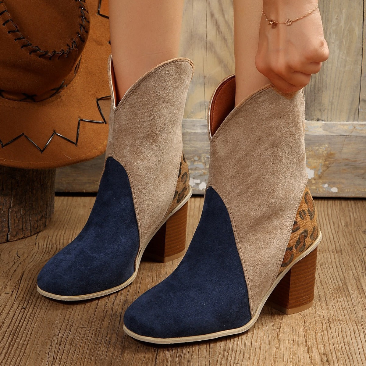 NEW2024-2025 Fashion Splicing Suede Boots Retro Pointed-toe Square High Heel Mid-calf Boots For Women Fall And Winter Shoes