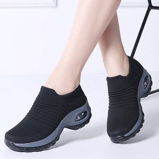 Brand New 2025 Dancing Soft Bottom Flying Woven Rocking Shoes