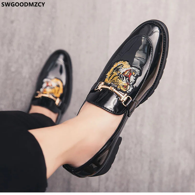 TINTINOS Black Patent Leather Shoes Men Loafers Men Pointed Toe Dress Shoes Fashion Cover Shoes for Men 2024 Chaussure Homme Luxe Marque