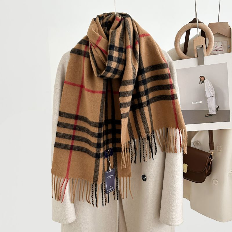 Autumn and Winter 2025 -2026  Classic Plaid Printed High-grade Scarf Ins Style for Lovers Australian,British, French, Swiss, European  Imitation Wool Texture Warm Scarf