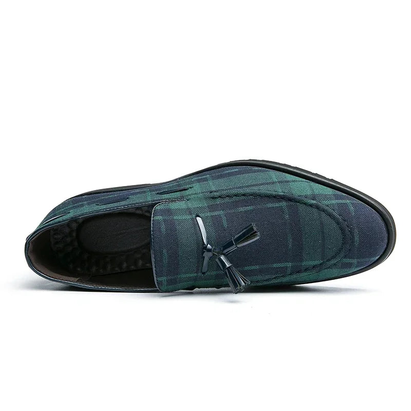Our 2025 New Loafers Men Shoes Canvas Green Plaid Fashion Business Casual Wedding Party Classic Fringe Retro Gentleman Dress Shoes