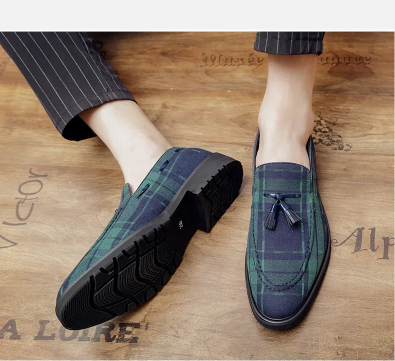 Our 2025 New Loafers Men Shoes Canvas Green Plaid Fashion Business Casual Wedding Party Classic Fringe Retro Gentleman Dress Shoes
