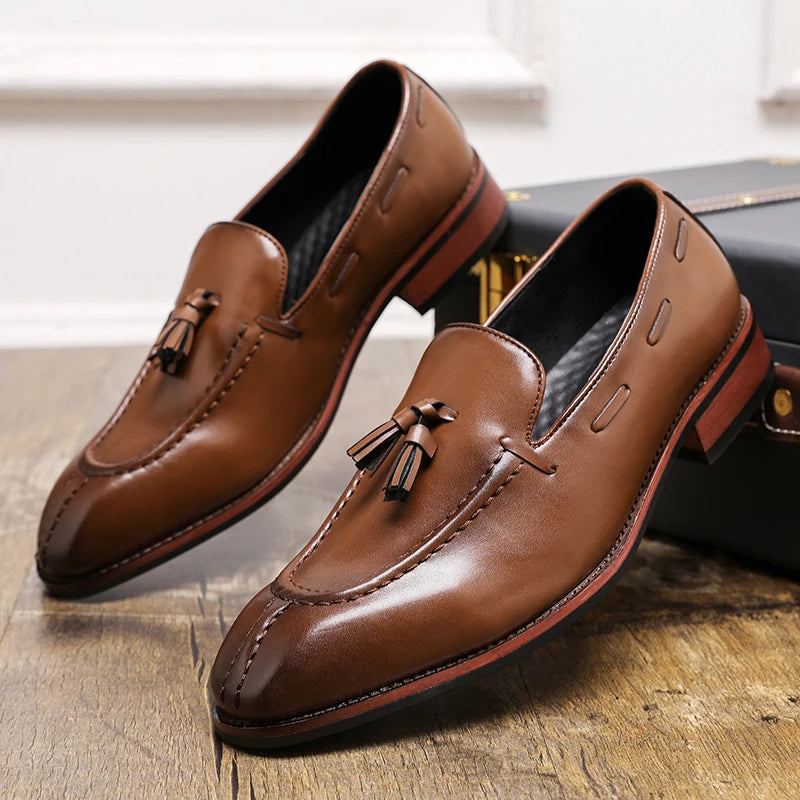 Italian Men Casual Leather Loafers Classic Business Dress Casual Shoes High Quality Tassel Antiskid Wedding Office Leather Shoes