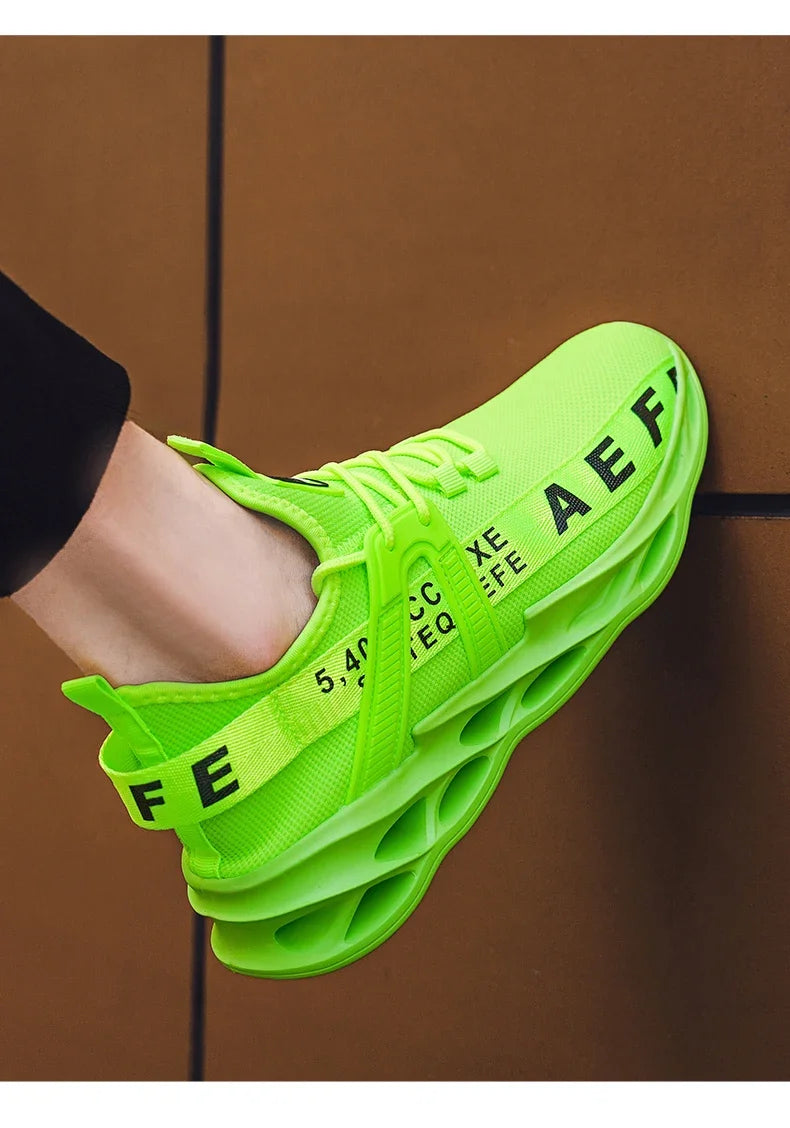 NEW 2025  Mens Sneakers Lightweight Comfortable Mesh Breathable Sneakers Men Green Casual Shoes Thick Sole Running Shoes for Men