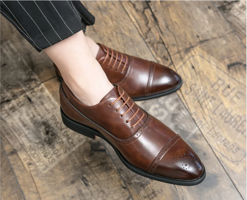 New Collections 2024-2025 Oxfords Men Shoes Red Sole Fashion Business Casual Party Banquet Daily Retro Carved Lace-up Brogue Dress Shoes
