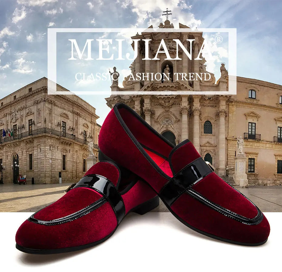 New 2025 Men Moccasins Shoes Men's Loafers Dress Shoes Classic Fashion Metal Decoration Men Velvet Loafers Luxury Wedding Party Shoes