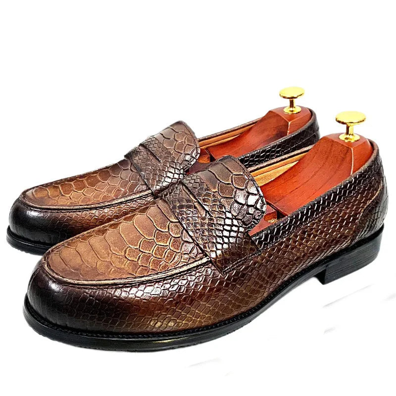 Luxury Brand Men Leather Shoes Black Brown Slip Om Snake Print Casual Men Dress Shoes Wedding Business Loafers Shoes Men