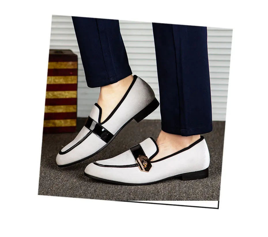 New 2025 Men Moccasins Shoes Men's Loafers Dress Shoes Classic Fashion Metal Decoration Men Velvet Loafers Luxury Wedding Party Shoes