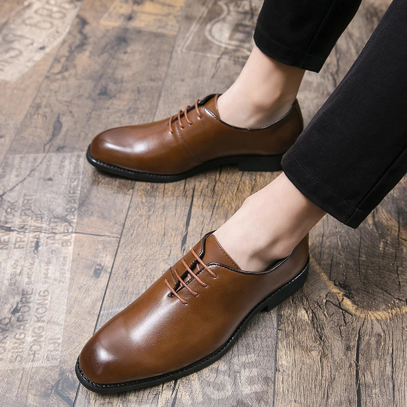Brand New 2024-2025 Fashion Luxury Designer Black Brown Leather Oxford Shoes For Men Formal Wedding Prom Dress Homecoming Sapatos Tenis Masculino