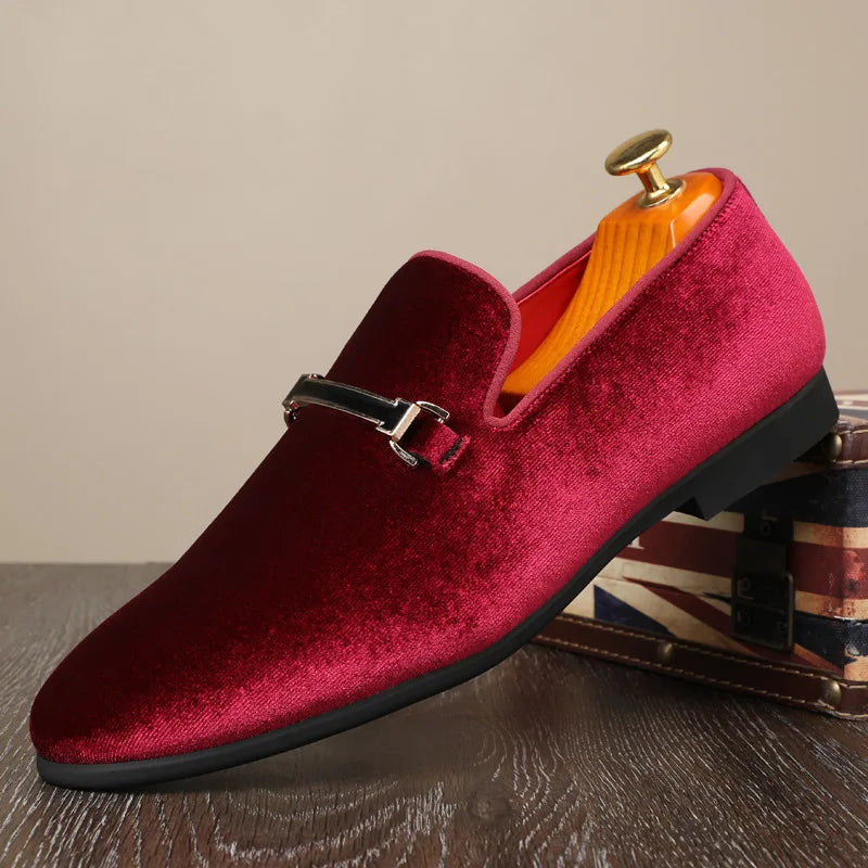 TINTINOS 2024 New Luxury Designer Fashion Pointed Black Blue Red Velvet Shoes Men Casual Loafers Formal Dress Footwear Sapatos Tenis Masculino