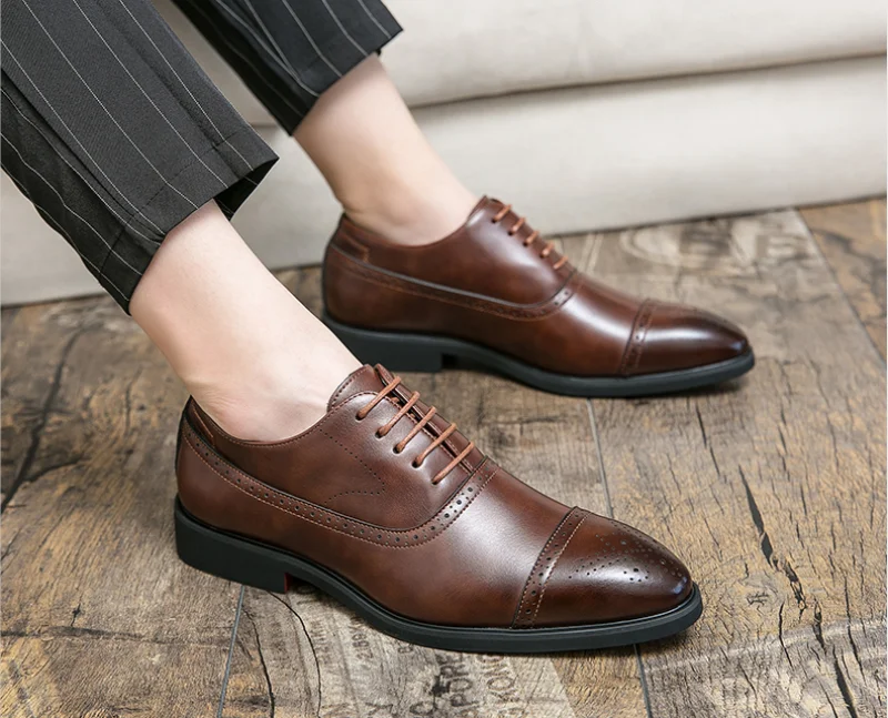 New Collections 2024-2025 Oxfords Men Shoes Red Sole Fashion Business Casual Party Banquet Daily Retro Carved Lace-up Brogue Dress Shoes