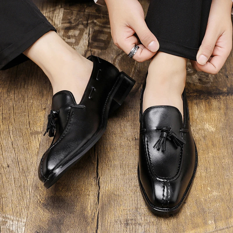 Italian Men Casual Leather Loafers Classic Business Dress Casual Shoes High Quality Tassel Antiskid Wedding Office Leather Shoes