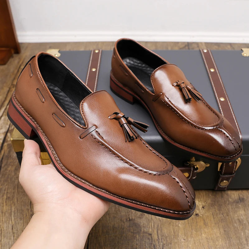 Italian Men Casual Leather Loafers Classic Business Dress Casual Shoes High Quality Tassel Antiskid Wedding Office Leather Shoes