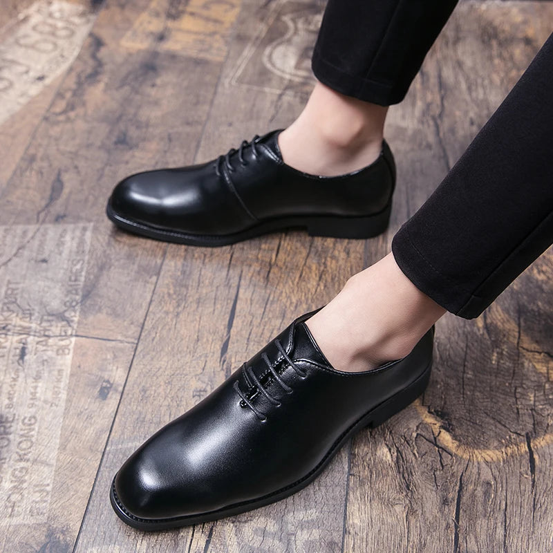 Brand New 2024-2025 Fashion Luxury Designer Black Brown Leather Oxford Shoes For Men Formal Wedding Prom Dress Homecoming Sapatos Tenis Masculino
