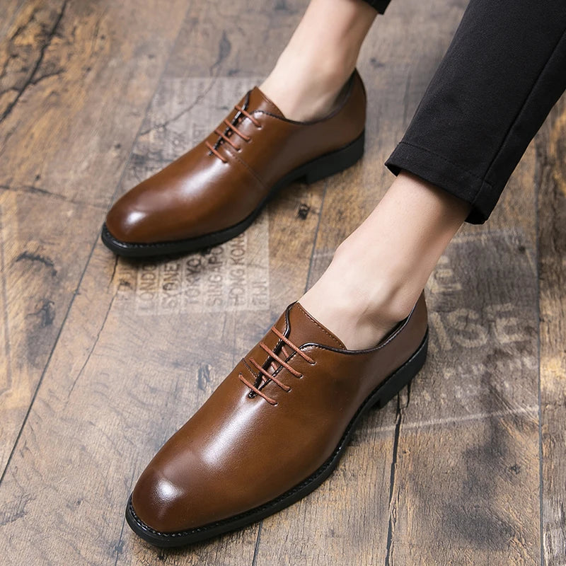 Brand New 2024-2025 Fashion Luxury Designer Black Brown Leather Oxford Shoes For Men Formal Wedding Prom Dress Homecoming Sapatos Tenis Masculino