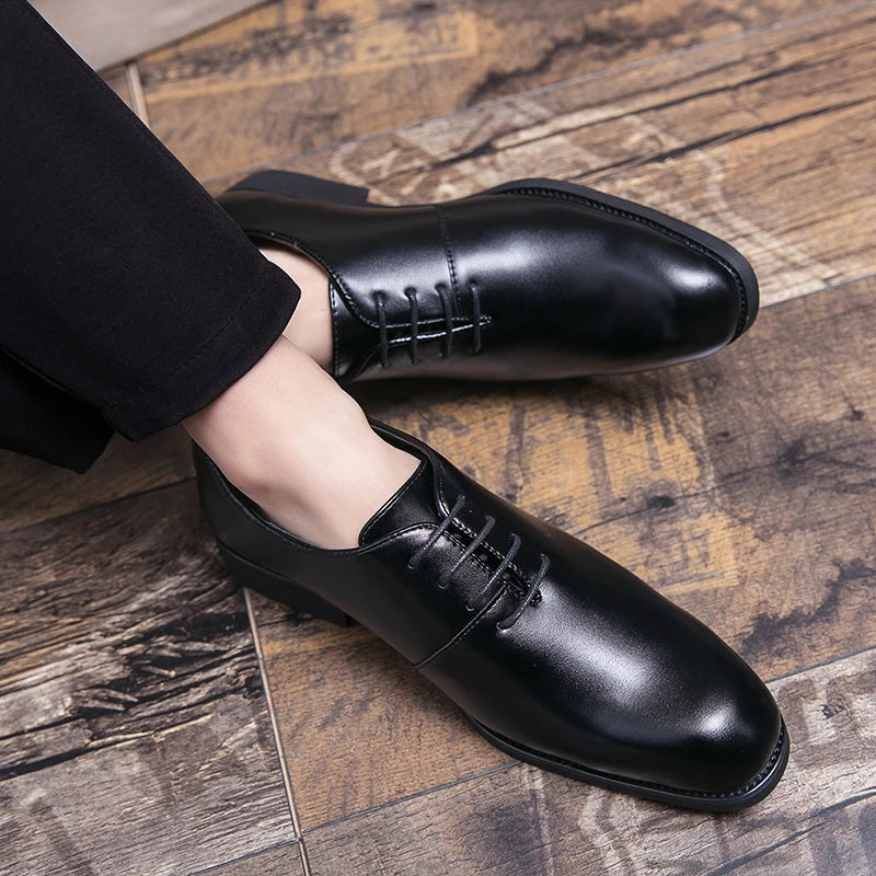 Brand New 2024-2025 Fashion Luxury Designer Black Brown Leather Oxford Shoes For Men Formal Wedding Prom Dress Homecoming Sapatos Tenis Masculino