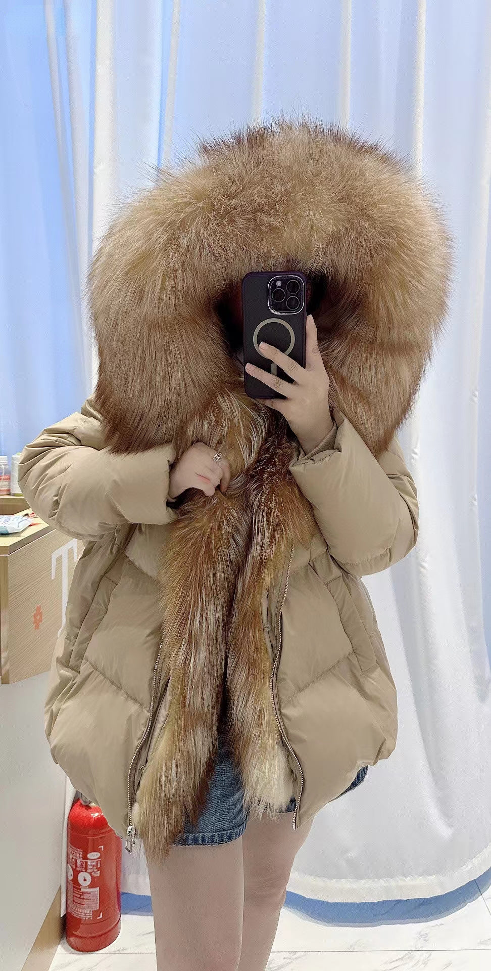 NEW 2024 2025 Women Coat White Duck Down Jacket Super Large Real Silver Fox Fur Collar Hooded New Fashion Outerwear Puffer Jacket New