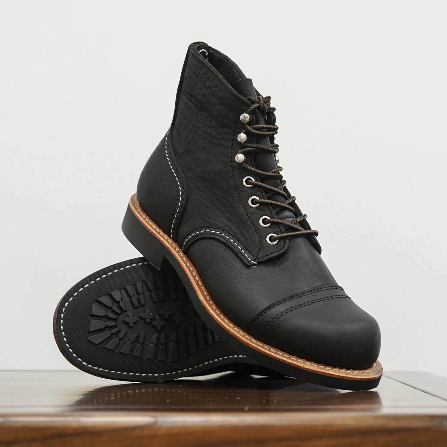 TINTINOS Durable Goodyear-Welted Stitchdown Rugged Style Work Boots Heritage Genuine Leather Moctoeboots For Men 8084 Iron Ranger Boots