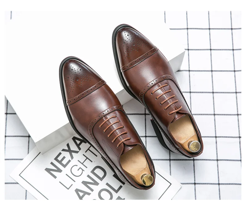 New Collections 2024-2025 Oxfords Men Shoes Red Sole Fashion Business Casual Party Banquet Daily Retro Carved Lace-up Brogue Dress Shoes
