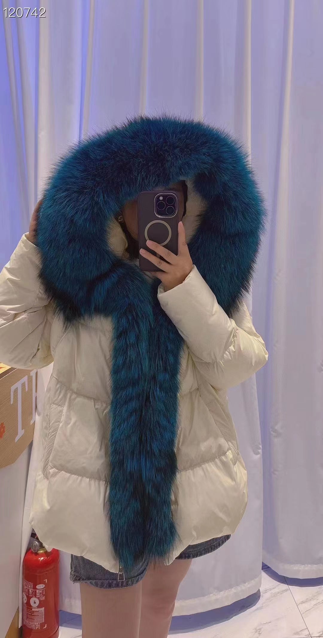 NEW 2024 2025 Women Coat White Duck Down Jacket Super Large Real Silver Fox Fur Collar Hooded New Fashion Outerwear Puffer Jacket New