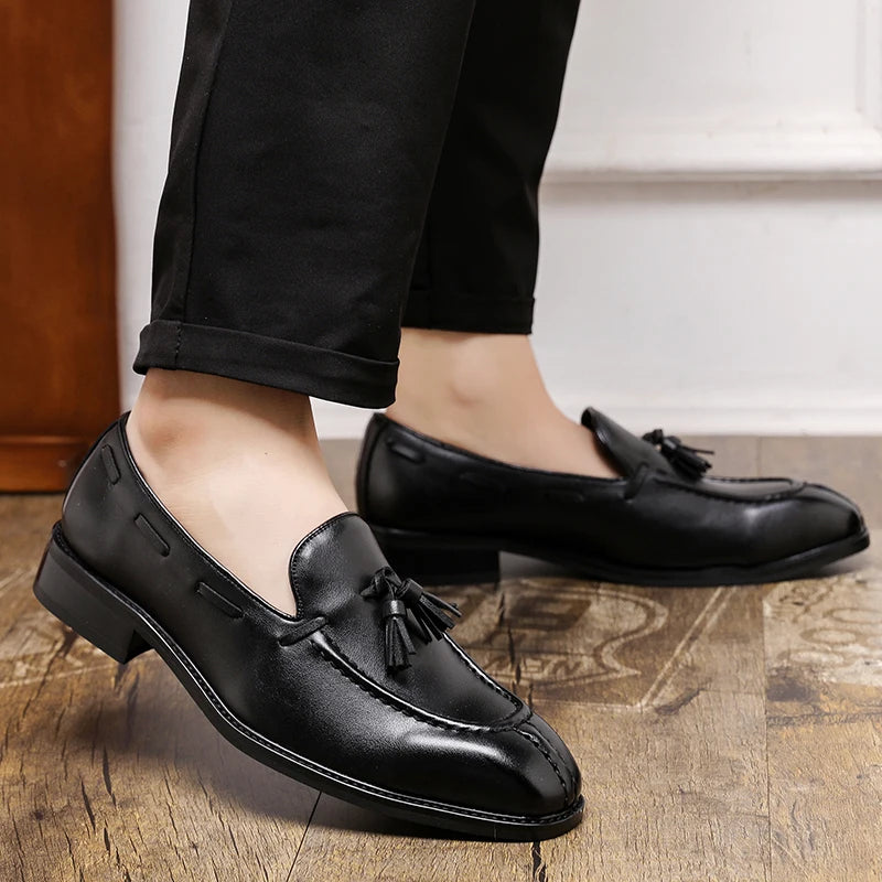 Italian Men Casual Leather Loafers Classic Business Dress Casual Shoes High Quality Tassel Antiskid Wedding Office Leather Shoes