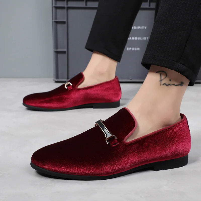 TINTINOS 2024 New Luxury Designer Fashion Pointed Black Blue Red Velvet Shoes Men Casual Loafers Formal Dress Footwear Sapatos Tenis Masculino