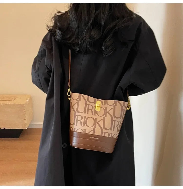 New Collection 2024-2025 Fashionable Retro Bucket Bag New High-capacity Printed Single Shoulder Crossbody Bag  High-quality Designer Handbag for Women FREE  SHIPPING