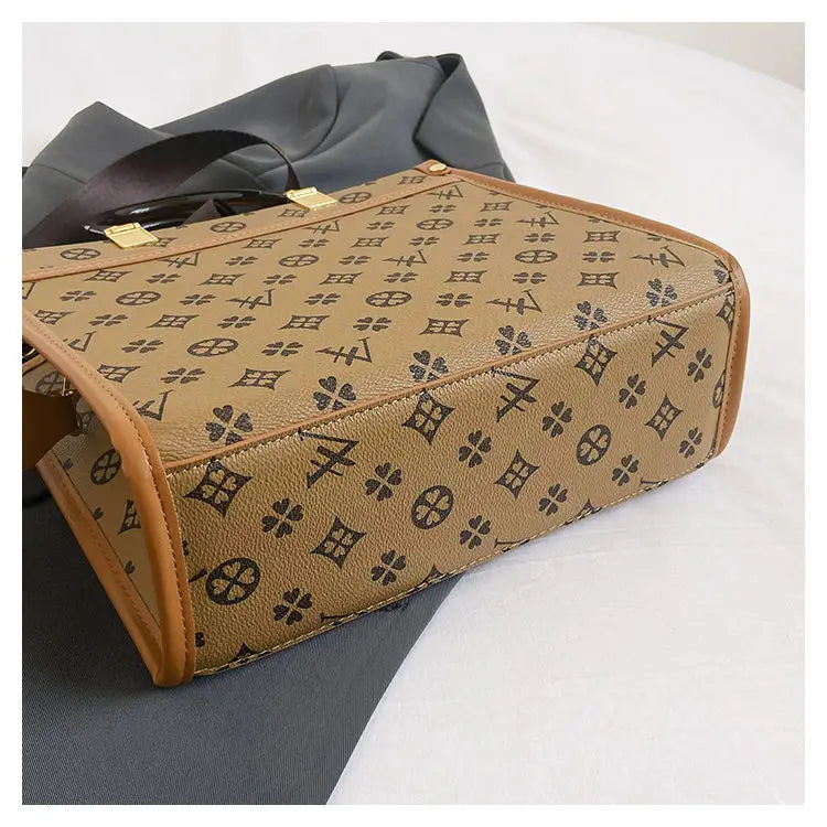 Ladies this handbag is going very fast 28*25*10cm Women Bags Designer Luxury Crossbody Shoulder Purses Handbag Women Clutch Travel Tote Bag FREE SHIPPING