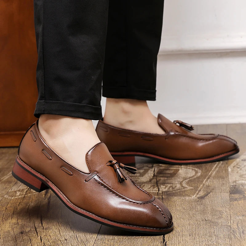 Italian Men Casual Leather Loafers Classic Business Dress Casual Shoes High Quality Tassel Antiskid Wedding Office Leather Shoes